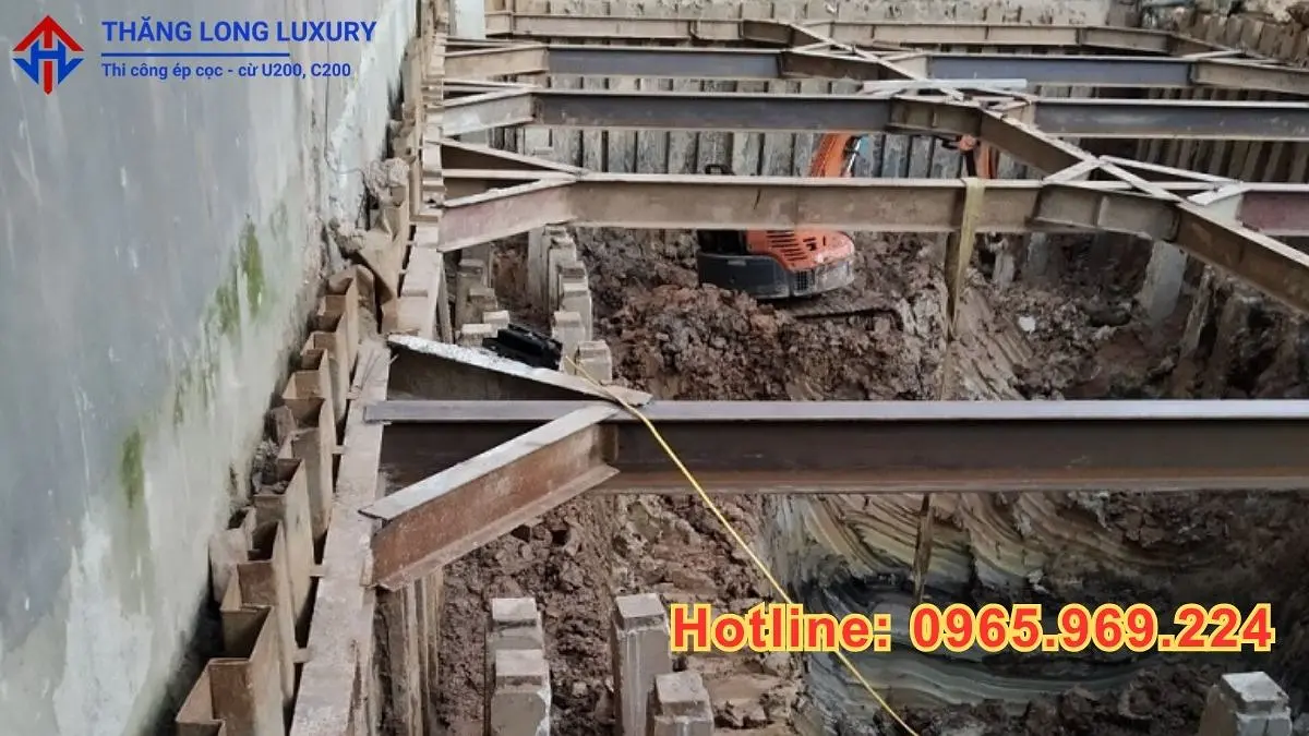 Dịch vụ ép cừ U200 - Thăng Long Luxury